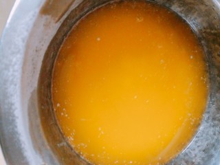 5、树莓奶酪慕斯,黄油隔水加热融化