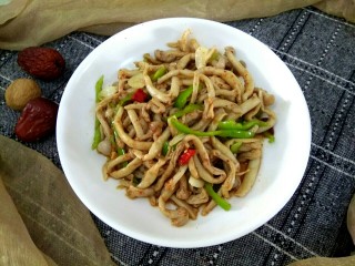 17、凉拌蟹味菇,盛盘