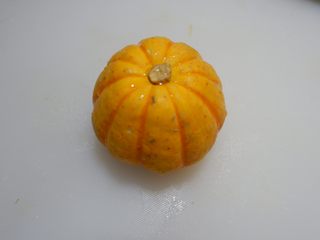 1、照烧酱汁烤南瓜,小南瓜一个