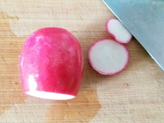 1、香菜萝卜丝,萝卜洗干净，去头去尾