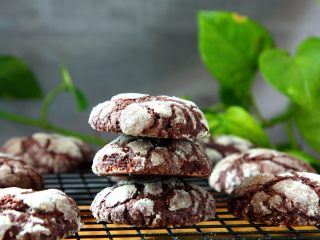 13、可可裂纹曲奇,取出放凉即可开吃了