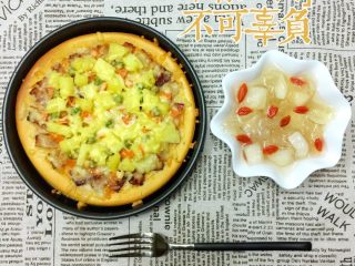 22、培根菠萝味披萨????,搭配一碗银耳百合雪梨枸杞汤，成为我家的美味营养早餐哦????????