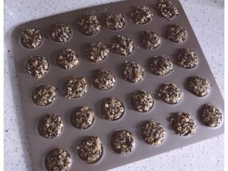 11、燕麦芝麻核桃酥－低卡又香酥的小饼干,压扁