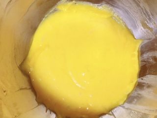 7、香葱芝士饼干,搅拌均匀成糊状