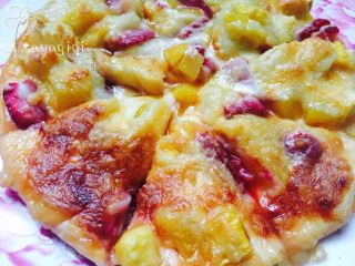 14、简单快速方便易做的水果披萨????,用滚刀分切好！