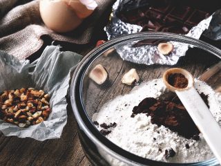 8、浓郁巧克力咖啡马芬蛋糕,放入肉桂粉1.5g