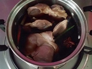 7、香辣鸭胗,放入鸭胗加盖大火