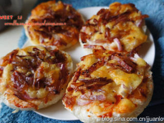 6、蛋白米饭腊肠批萨,进烤箱！200°，月20分钟左右