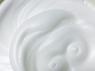 8、淡奶油蛋糕,打的发硬就可以了