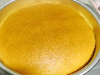 16、淡奶油蛋糕,取出颠下