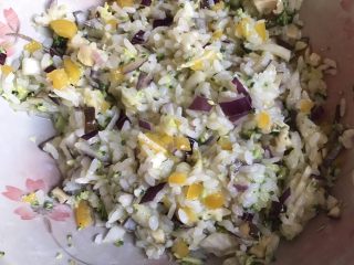 7、剩米饭的春天 米饭披萨,一起搅拌均匀