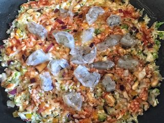 12、剩米饭的春天 米饭披萨,在最上面放上虾仁