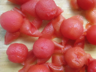 7、芒果披萨,捞出剥皮