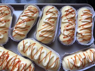 12、葱香芝士面包,番茄酱