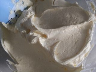 7、奥利奥磅蛋糕,这个搅拌过程大约要100次左右