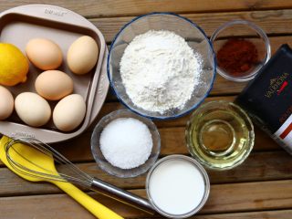 1、奥利奥6寸小蛋糕。,以上食材适用于：学厨不沾方形彩虹蛋糕5件套6寸模具一份用量。