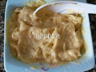 4、榴莲草莓披萨,榴莲果肉捣烂