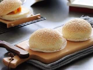 1、汉堡坯 做自己的汉堡,百搭的汉堡坯子。做自己喜欢口味的汉堡吧。