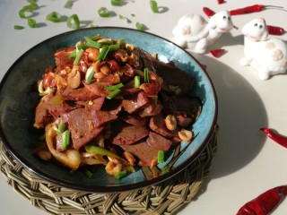 12、#懒人料理#凉拌猪心,成品走起。（小外甥的乌龟拿来拍照不错????????）