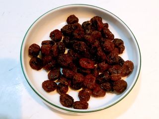 7、奥利奥雪花酥,蔓越莓果干