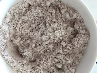 5、早餐浓香可可石头饼干,混合均匀备用