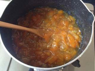 12、金桔酱,大约熬30分钟左右，汤汁变得较为浓稠即可