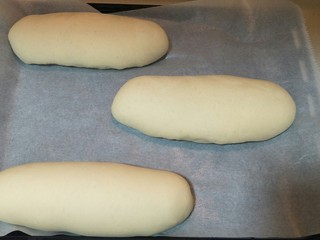 13、蒜香香肠热狗面包,发酵完成。