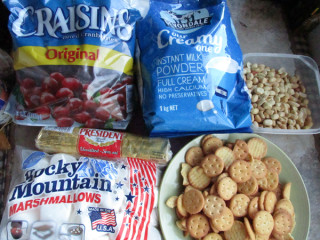 1、雪花酥,备好食材