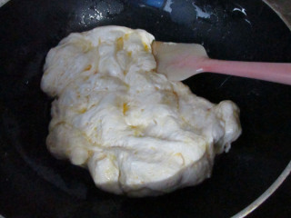 9、雪花酥,不断翻炒，让棉花糖融化