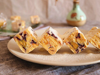 16、雪花酥,注意要密封保存。