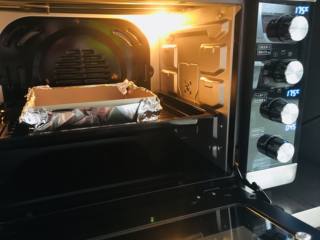 11、抹茶重芝士,烤箱175度，30到35分钟。不用水浴！不用水浴！如果你的烤箱高度比较低。温度往下调10度。