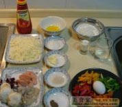 1、意大利披萨饼,所有原料。