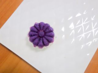 10、给孩子一个仪式感的中秋节 婴幼儿都能吃的,	轻轻提起模具即可