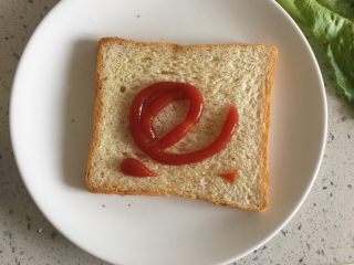 7、火腿三明治,面包片上抹上番茄酱