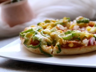 15、自制披萨,然后切开吃就可以了