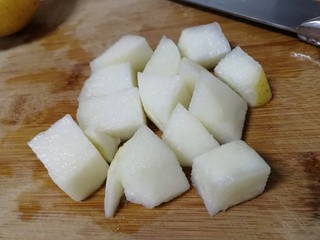 9、水果沙拉,半个去皮，切小丁。