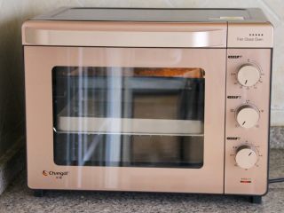 3、椰蓉薄脆饼,10.	160度烤10分钟即可