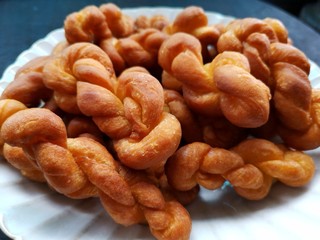 1、香酥小麻花,成品图