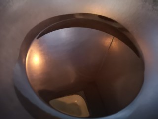 18、香酥小麻花,开火，锅中倒入油