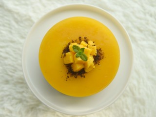 17、镜面芒果慕斯蛋糕,做好的慕斯真的很美