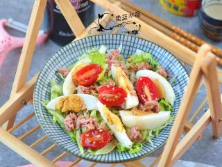 8、黑醋金枪鱼沙拉,成品。