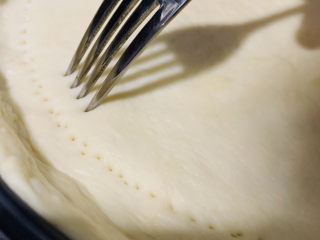 19、芒果披萨,用叉子戳孔；