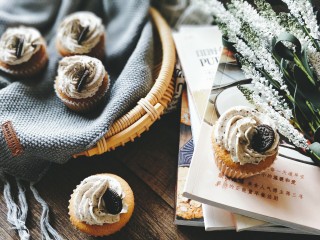 16、奥利奥奶油杯子蛋糕,一起享受美味吧～