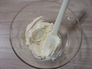 7、覆盆子生乳酪蛋糕,奶油奶酪室温软化