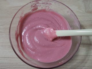 15、覆盆子生乳酪蛋糕,搅拌顺滑