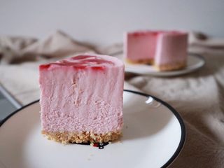 22、覆盆子生乳酪蛋糕,一定要凝固好再脱模哦～