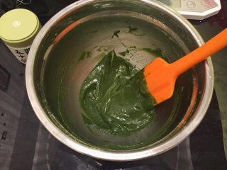5、波浪抹茶蛋糕卷,拌至顺滑无干粉
