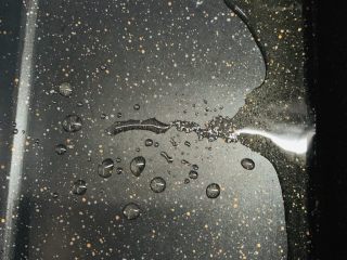 18、花边双肠披萨,小火放入食用油。