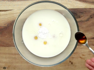 4、厨房老湿，快速做草莓法式吐司,香草精一勺