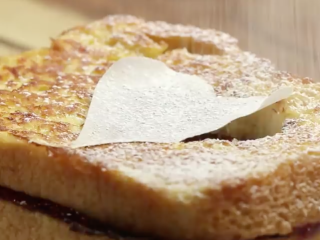 15、厨房老湿，快速做草莓法式吐司,散上糖霜